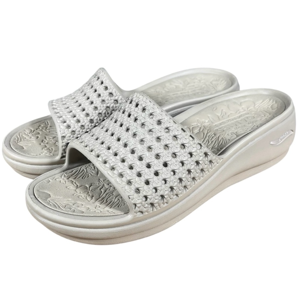 Skechers Foamies Arch Fit Ascend Women’s Beige Tan Comfort Wedge Sandals Sz 6